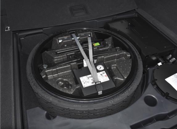 奥迪Q8 2022款 55 TFSI 豪华动感型 其他细节类   备胎