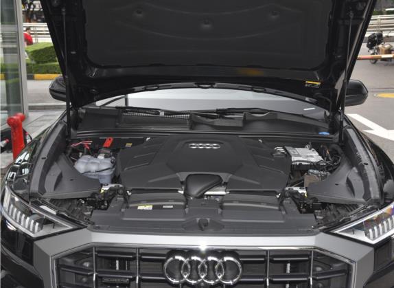 奥迪Q8 2022款 55 TFSI 豪华动感型 其他细节类   发动机舱
