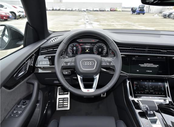奥迪Q8 2022款 55 TFSI 臻选动感型 中控类   驾驶位