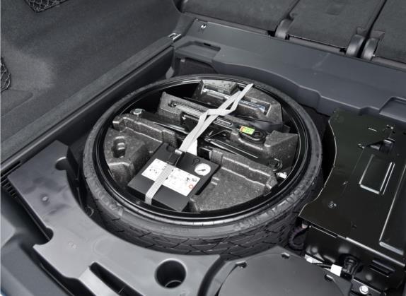 奥迪Q8 2022款 55 TFSI 臻选动感型 其他细节类   备胎