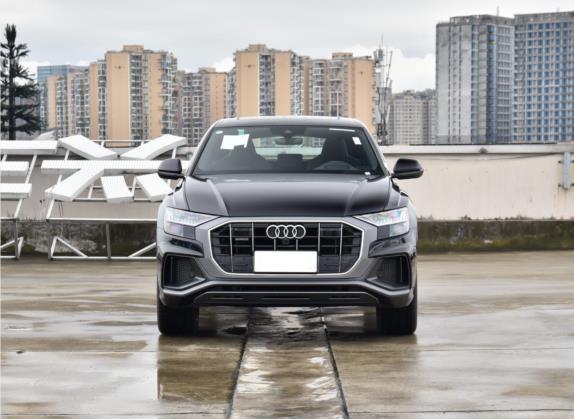 奥迪Q8 2022款 55 TFSI 臻选动感型 外观   正前