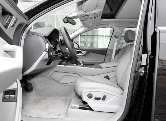 奥迪Q7新能源 2017款 45 e-tron 车厢座椅   前排空间