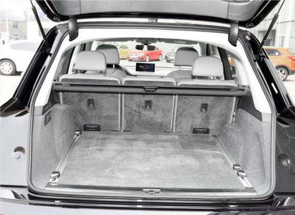 奥迪Q7新能源 2017款 45 e-tron 车厢座椅   后备厢