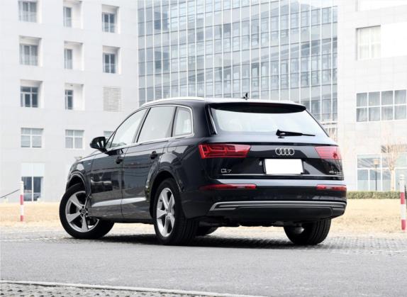 奥迪Q7新能源 2017款 45 e-tron 外观   斜后