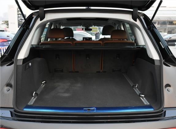 奥迪Q7新能源 2019款 55 e-tron 车厢座椅   后备厢