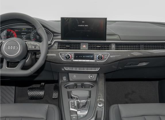 奥迪A4(进口) 2021款 Avant 40 TFSI 先锋派星辰版 中控类   中控台