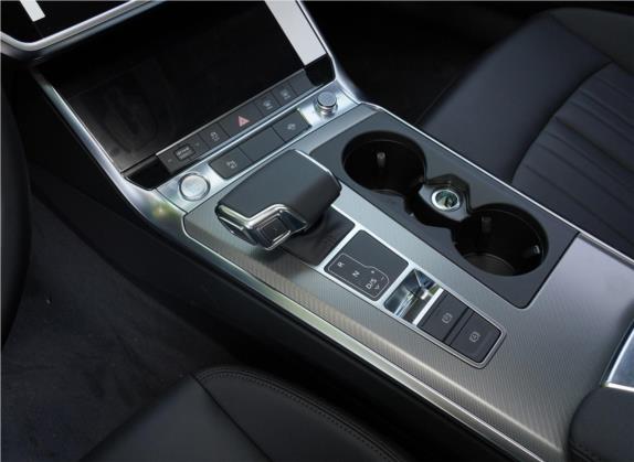 奥迪A6(进口) 2020款 Avant 先锋派 40 TFSI 豪华动感型 中控类   挡把