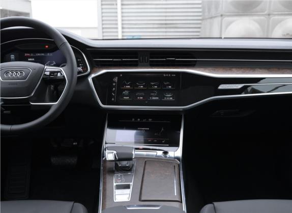 奥迪A6(进口) 2020款 allroad quattro 探索家 55 TFSI 尊享越野型 中控类   中控台