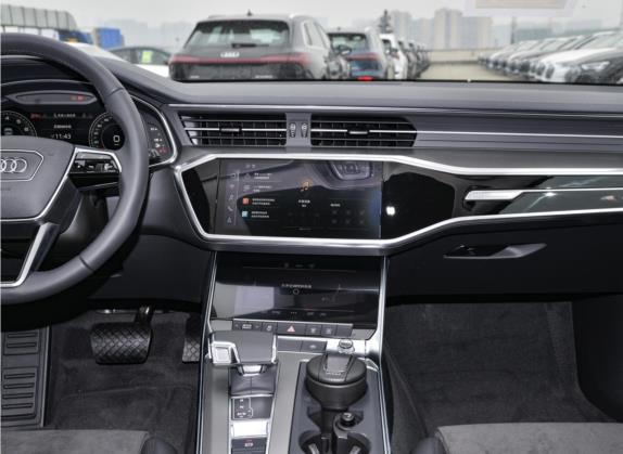 奥迪A6(进口) 2021款 Avant 先锋派 45 TFSI 臻选动感型 中控类   中控台