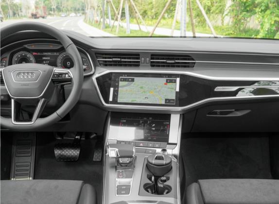 奥迪A6(进口) 2022款 Avant 先锋派 45 TFSI 臻选动感型 中控类   中控台