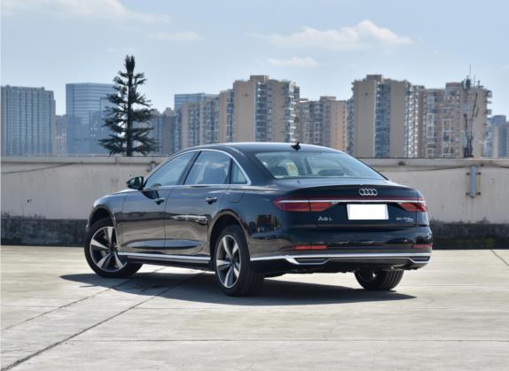 奥迪A8新能源 2022款 A8L 60 TFSIe quattro 典藏版 外观   斜后