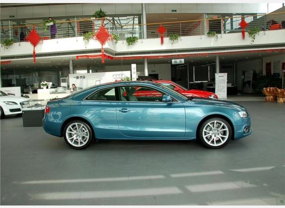 奥迪A5 2009款 2.0TFSI coupe 外观   正侧
