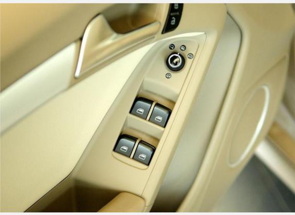 奥迪A5 2010款 2.0TFSI Cabriolet 车厢座椅   门窗控制