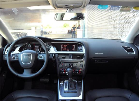 奥迪A5 2010款 2.0TFSI Coupe 风尚版 中控类   中控全图