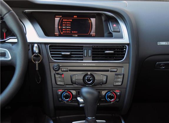 奥迪A5 2010款 2.0TFSI Coupe 风尚版 中控类   中控台