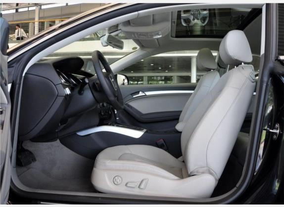 奥迪A5 2010款 2.0TFSI Coupe 风尚版 车厢座椅   前排空间