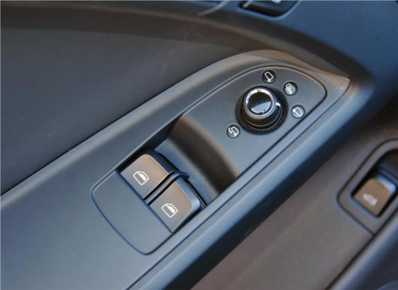 奥迪A5 2010款 2.0TFSI Coupe 风尚版 车厢座椅   门窗控制