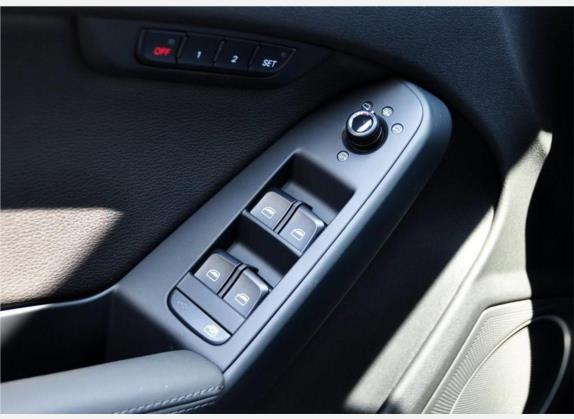 奥迪A5 2010款 2.0TFSI Sportback 豪华型 车厢座椅   门窗控制