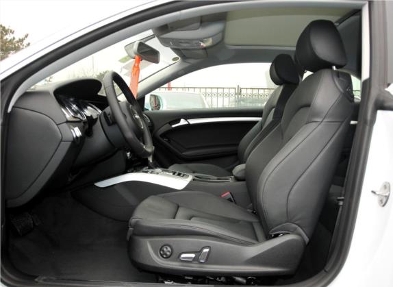 奥迪A5 2012款 2.0TFSI Coupe 车厢座椅   前排空间