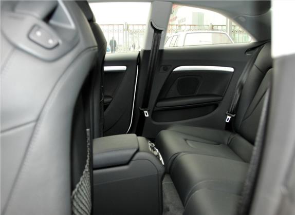 奥迪A5 2012款 2.0TFSI Coupe 车厢座椅   后排空间
