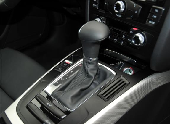 奥迪A5 2012款 2.0TFSI Coupe 中控类   挡把
