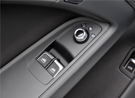 奥迪A5 2012款 2.0TFSI Coupe 车厢座椅   门窗控制