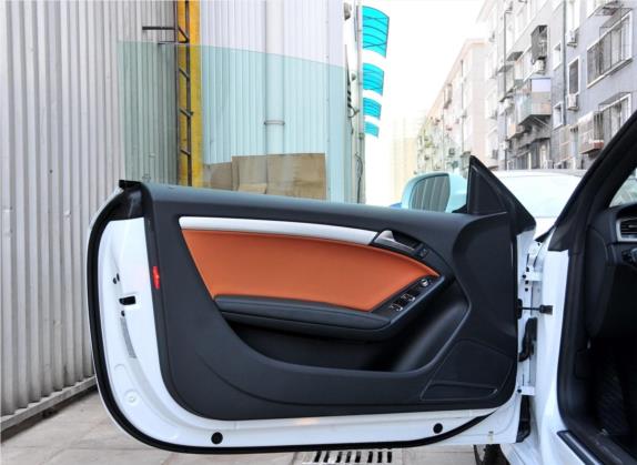奥迪A5 2012款 2.0TFSI Cabriolet 车厢座椅   前门板