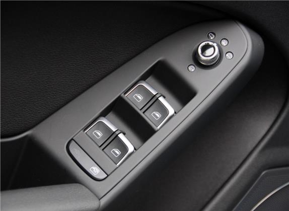 奥迪A5 2012款 2.0TFSI Sportback quattro 车厢座椅   门窗控制