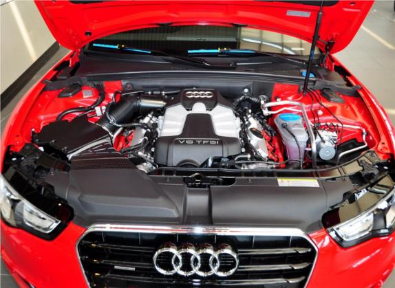 奥迪A5 2012款 3.0TFSI Sportback quattro 其他细节类   发动机舱