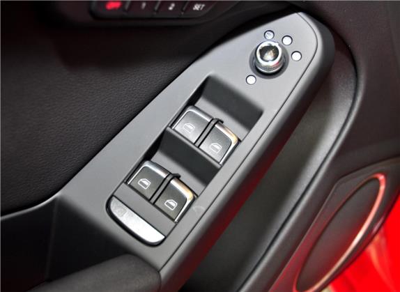 奥迪A5 2012款 3.0TFSI Sportback quattro 车厢座椅   门窗控制
