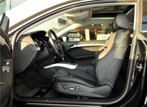 奥迪A5 2013款 Coupe 40 TFSI 车厢座椅   前排空间