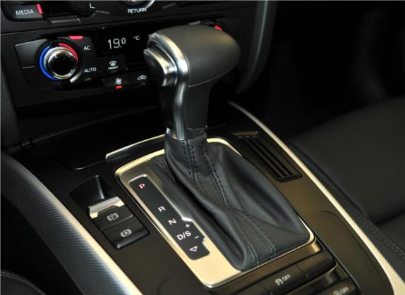 奥迪A5 2013款 Coupe 40 TFSI 中控类   挡把