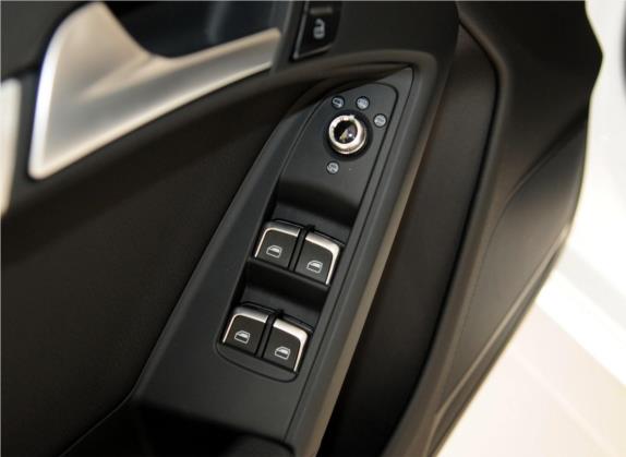 奥迪A5 2013款 Cabriolet 40 TFSI 车厢座椅   门窗控制