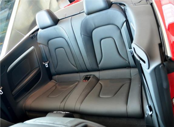 奥迪A5 2013款 Cabriolet 40 TFSI quattro 车厢座椅   后排空间