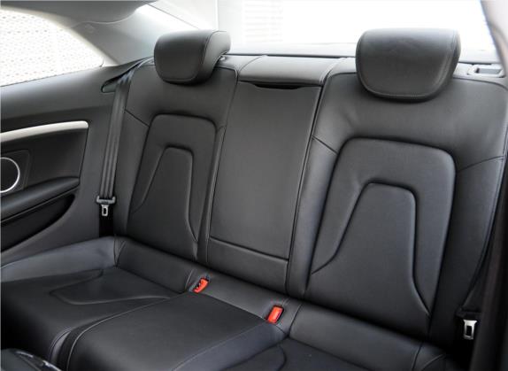 奥迪A5 2014款 Coupe 45 TFSI 车厢座椅   后排空间