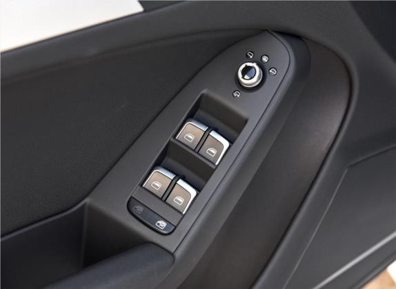 奥迪A5 2016款 改款 Sportback 35 TFSI 进取型 车厢座椅   门窗控制