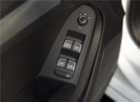 奥迪A5 2016款 改款 Sportback 45 TFSI 舒适型 车厢座椅   门窗控制
