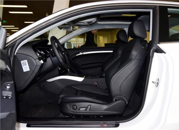 奥迪A5 2016款 改款 Coupe 35 TFSI 进取型 车厢座椅   前排空间