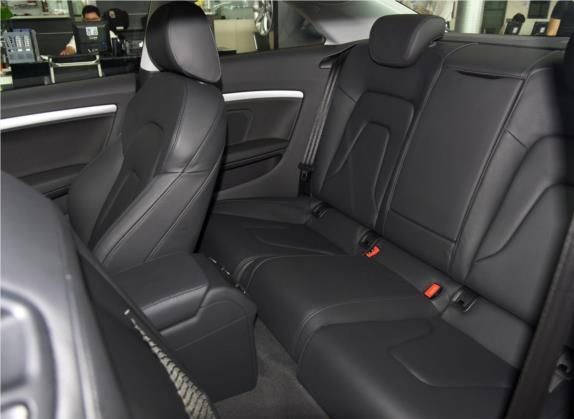 奥迪A5 2016款 改款 Coupe 45 TFSI 舒适型 车厢座椅   后排空间