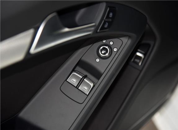 奥迪A5 2016款 改款 Coupe 45 TFSI 舒适型 车厢座椅   门窗控制