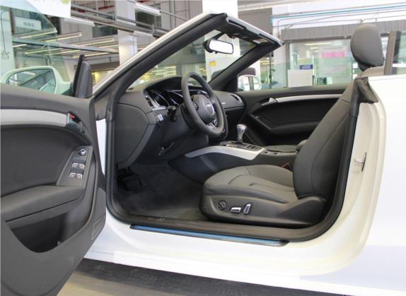 奥迪A5 2016款 改款 Cabriolet 45 TFSI 进取型 车厢座椅   前排空间