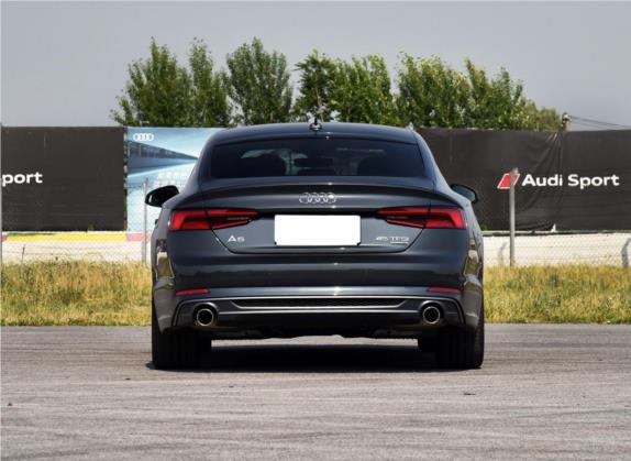 奥迪A5 2017款 Sportback 45 TFSI quattro 运动型 外观   正后