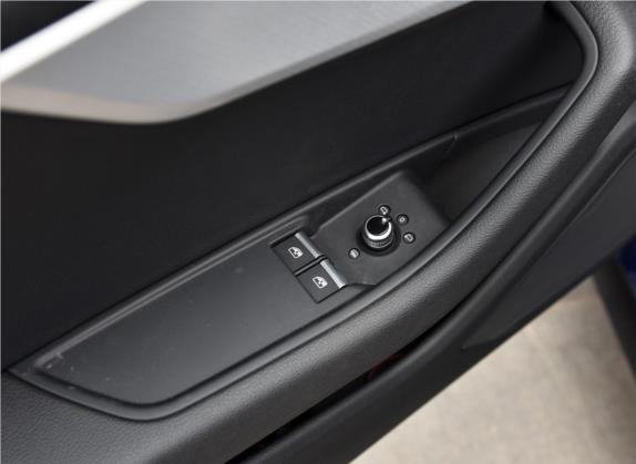 奥迪A5 2017款 Coupe 40 TFSI 时尚型 车厢座椅   门窗控制