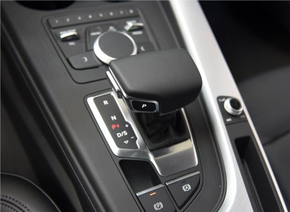奥迪A5 2017款 Sportback 40 TFSI 时尚型 中控类   挡把