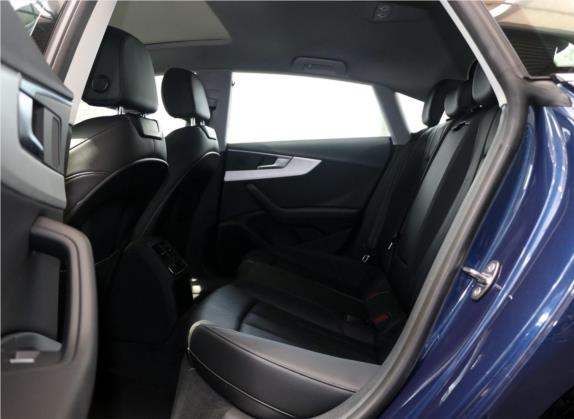 奥迪A5 2017款 Sportback 45 TFSI 运动型 车厢座椅   后排空间