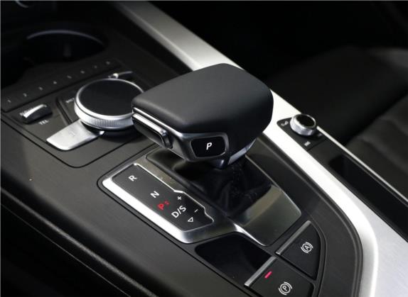 奥迪A5 2017款 Sportback 45 TFSI 运动型 中控类   挡把