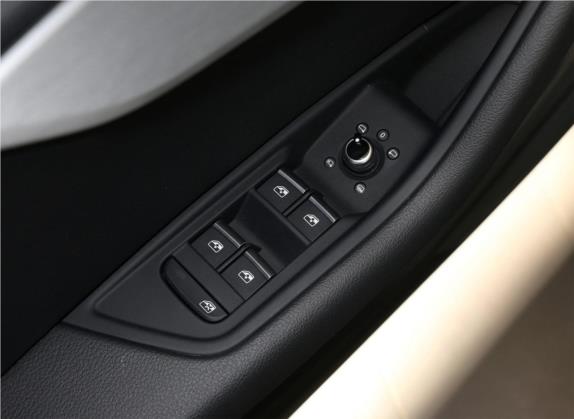 奥迪A5 2017款 Sportback 45 TFSI 运动型 车厢座椅   门窗控制