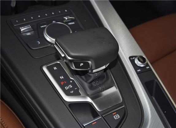 奥迪A5 2019款 Sportback 40 TFSI 时尚型 中控类   挡把