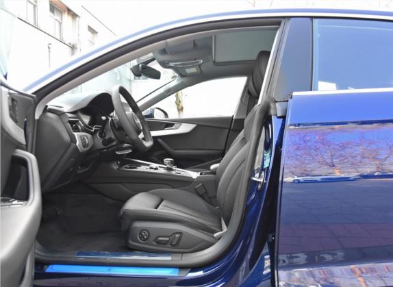 奥迪A5 2019款 Sportback 45 TFSI quattro 运动型 车厢座椅   前排空间