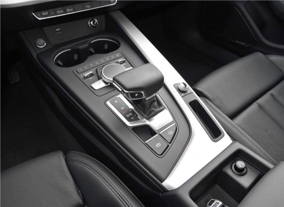 奥迪A5 2019款 Sportback 45 TFSI quattro 运动型 中控类   挡把